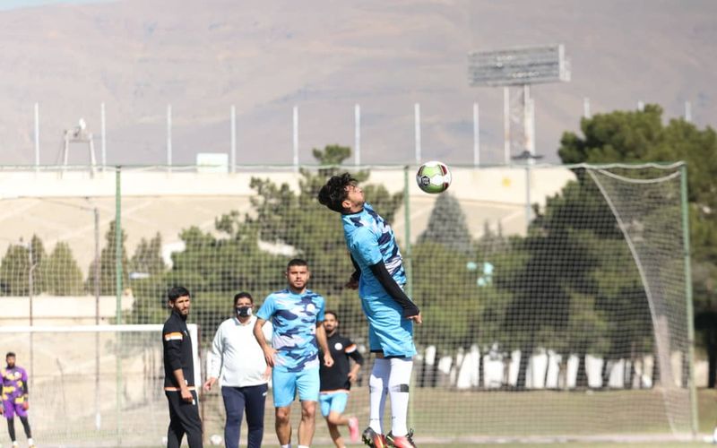 مسی ها در بین دو بازی بیرون از خانه در تهران به تمرینات ادامه می دهند