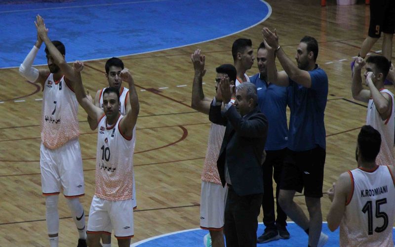 پیروزی در سبد بسکتبالیست های مس کرمان در بازی برابر توفارقان