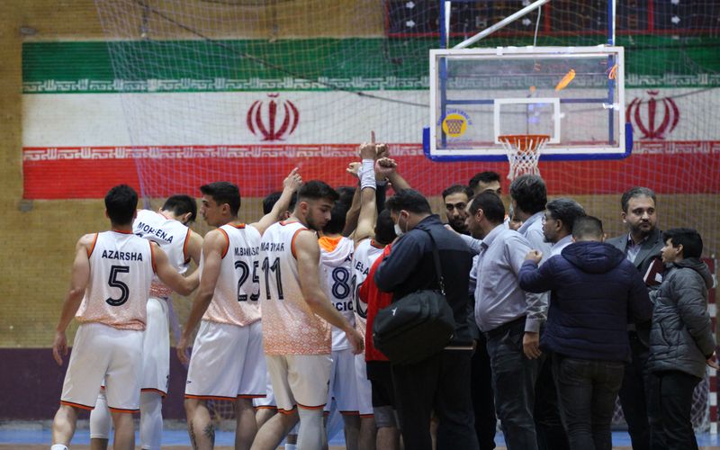 پیروزی قاطع بسکتبالیست های مس کرمان برابر توفارقان