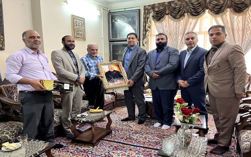 دیدار مدیرعامل باشگاه مس و رئیس بسیج ورزشکاران استان کرمان با خانواده شهید تجلی 
