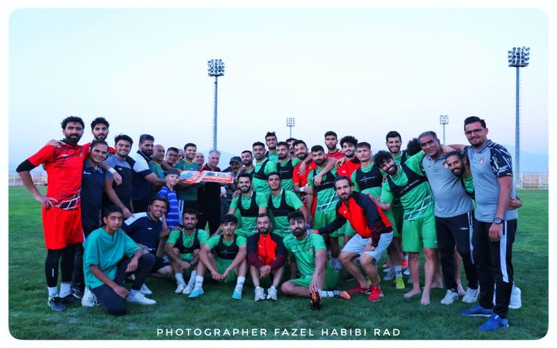 گرامی داشت روز پزشک در تمرین تیم فوتبال مس کرمان