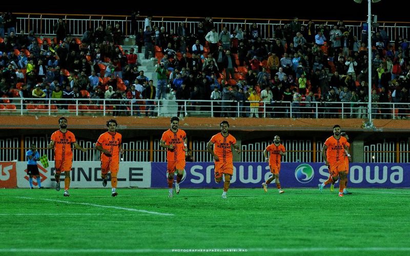 تیم فوتبال مس کرمان با شکست 5بر3 در ضربات پنالتی برابر تیم چادرملو از صعود در رقابت های جام حذفی بازماند.