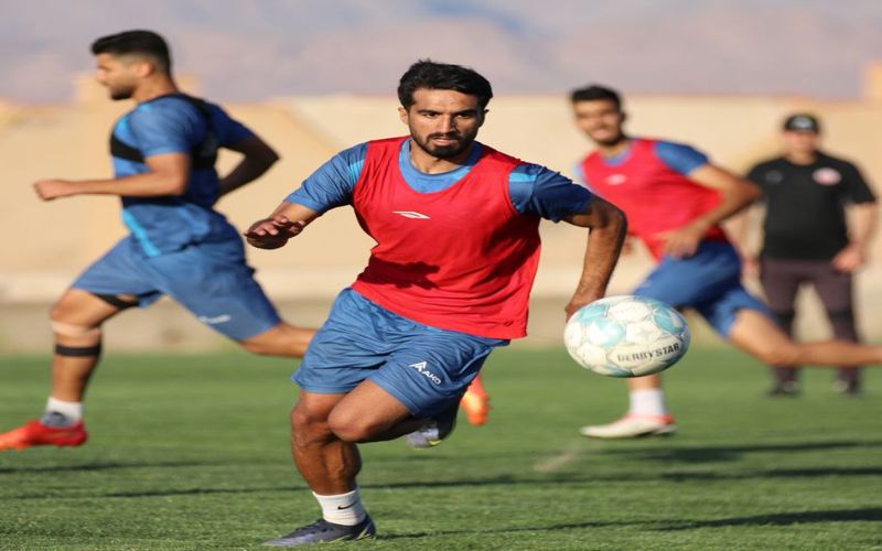 تیم فوتبال مس کرمان تمرینات خود را برای انجام بازی این هفته برابر مس شهربابک در زمین شهدای مس ادامه داد.