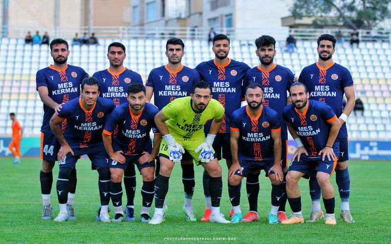 تیم فوتبال مس کرمان در بازی برابر مس شهربابک یک بار دیگر موفق شد در آنچه که در بازی های این فصل در آن متخصص شده است دست یابد و برای هفدهمین بازی دروازه خود را بسته نگه داشت.