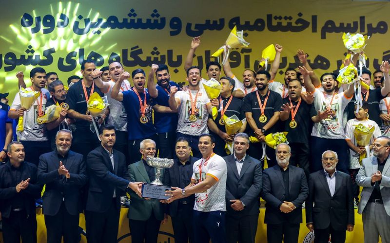 جام قهرمانی لیگ برتر بر دستان مس کرمان بلند شد