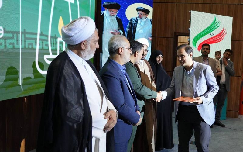 روابط عمومی باشگاه مس کرمان در جمع برگزیدگان جشنواره روابط عمومی استان