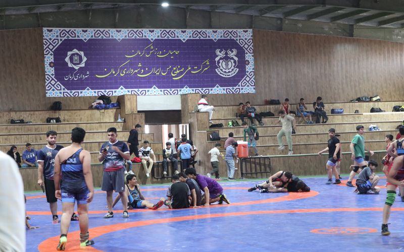 باشگاه مس کرمان در کنار هیات کشتی کرمان برای رشد و پیشرفت این رشته ورزشی در کرمان