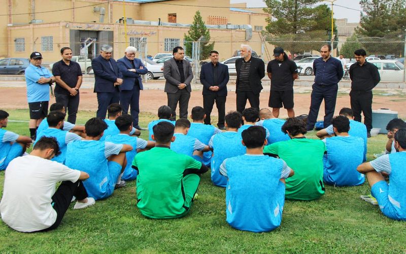 انرژی با حضور بزرگان به تمرین مس کرمان آمد