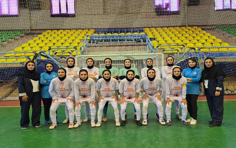 مربی تیم فوتسال مس کرمان: حمایت هواداران و باشگاه قوت قلب ماست