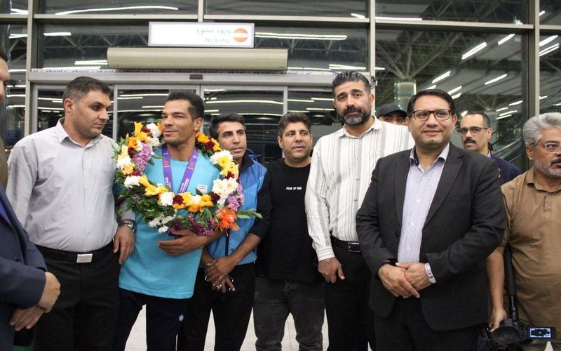 استقبال از ملی پوش پارادونده باشگاه مس کرمان