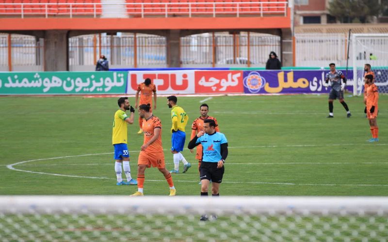 ششمین قضاوت علی بای برای مس کرمان در بازی برابر نساجی