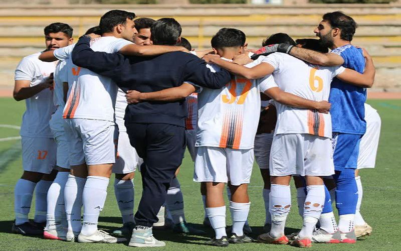 شاهین کرمان0-1مس نوین/شاهین اقبال همچنان بر شانه های نوین