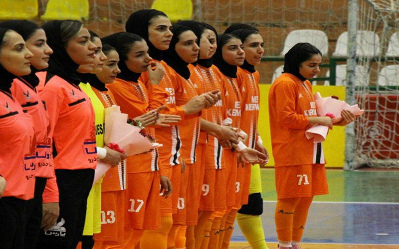 دختران فوتسالیست مس کرمان در انتظار مشخص شدن رتبه نهایی این فصل