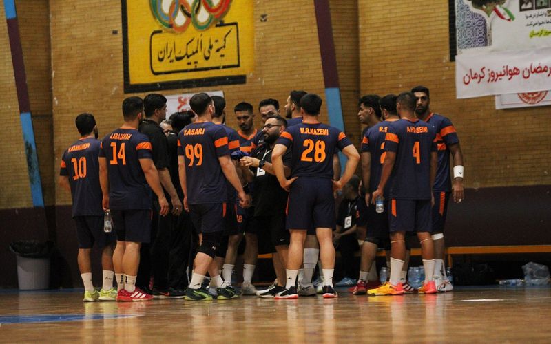 هندبالیست های مس کرمان در روز آخر لیگ برتر برای تکرار نایب قهرمانی تلاش می کنند