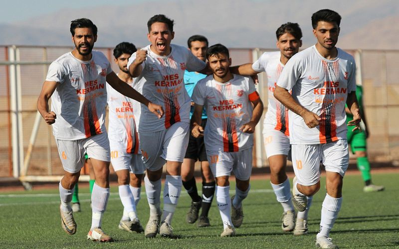 مس نوین 2-0 پارت گوال منوجان/ جایگاه نوین در صدر جدول گروه