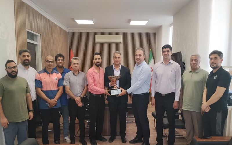 جام نایب قهرمانی لیگ برتر هندبال در تالار افتخارات باشگاه مس قرار گرفت