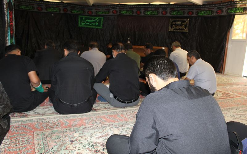 منزلگه عشاق دل آگاه حسین(ع) است ، بیراهه نرو ساده ترین راه حسین(ع) است...